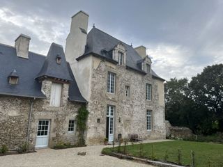 Un chantier de rénovation du bâti ancien des Compagnons de la Côte d'Émeraude